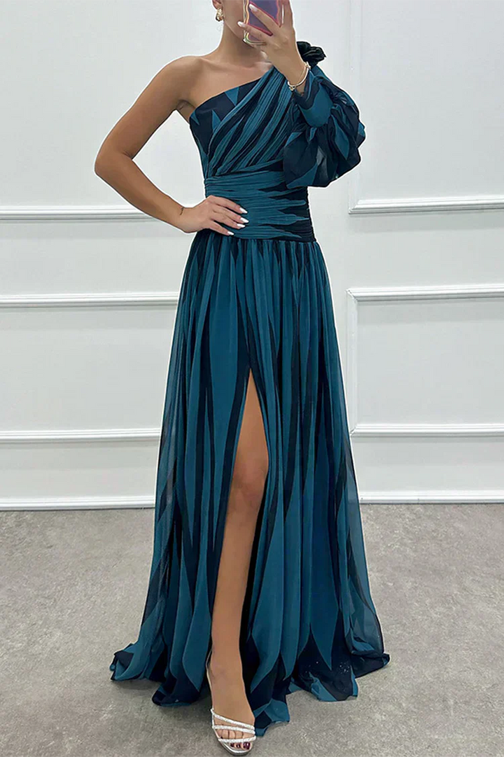 Elegant Striped One-Shoulder Maxi Dress