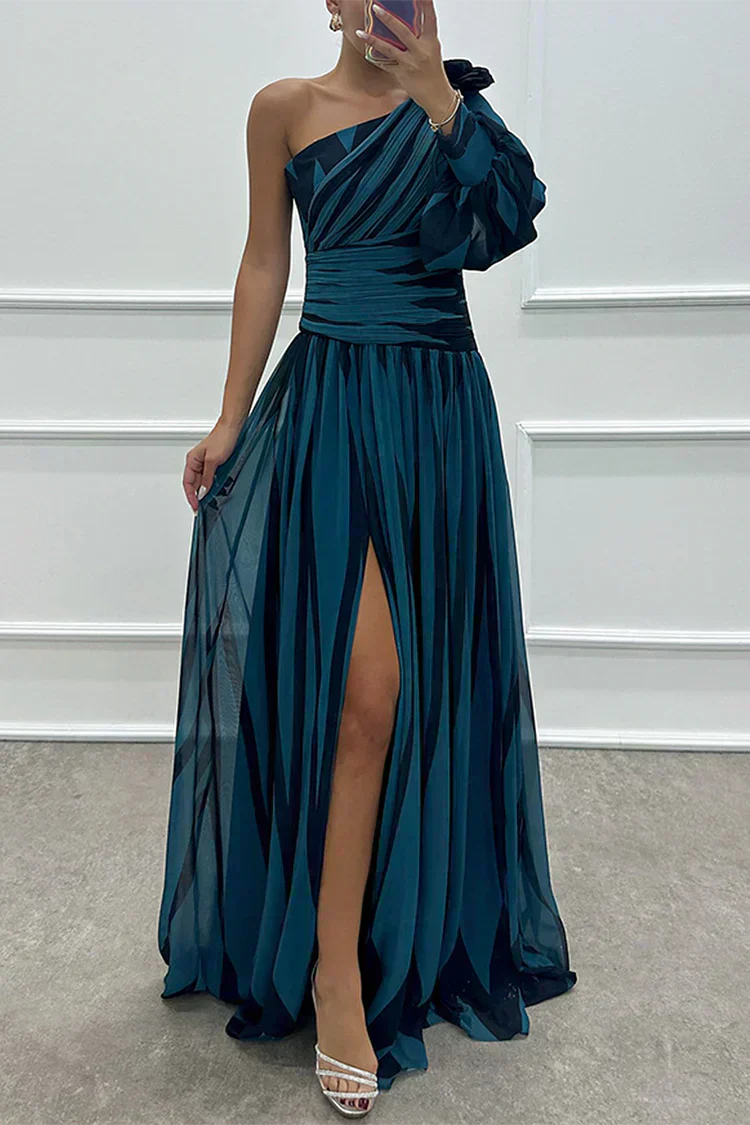 Elegant Striped One-Shoulder Maxi Dress