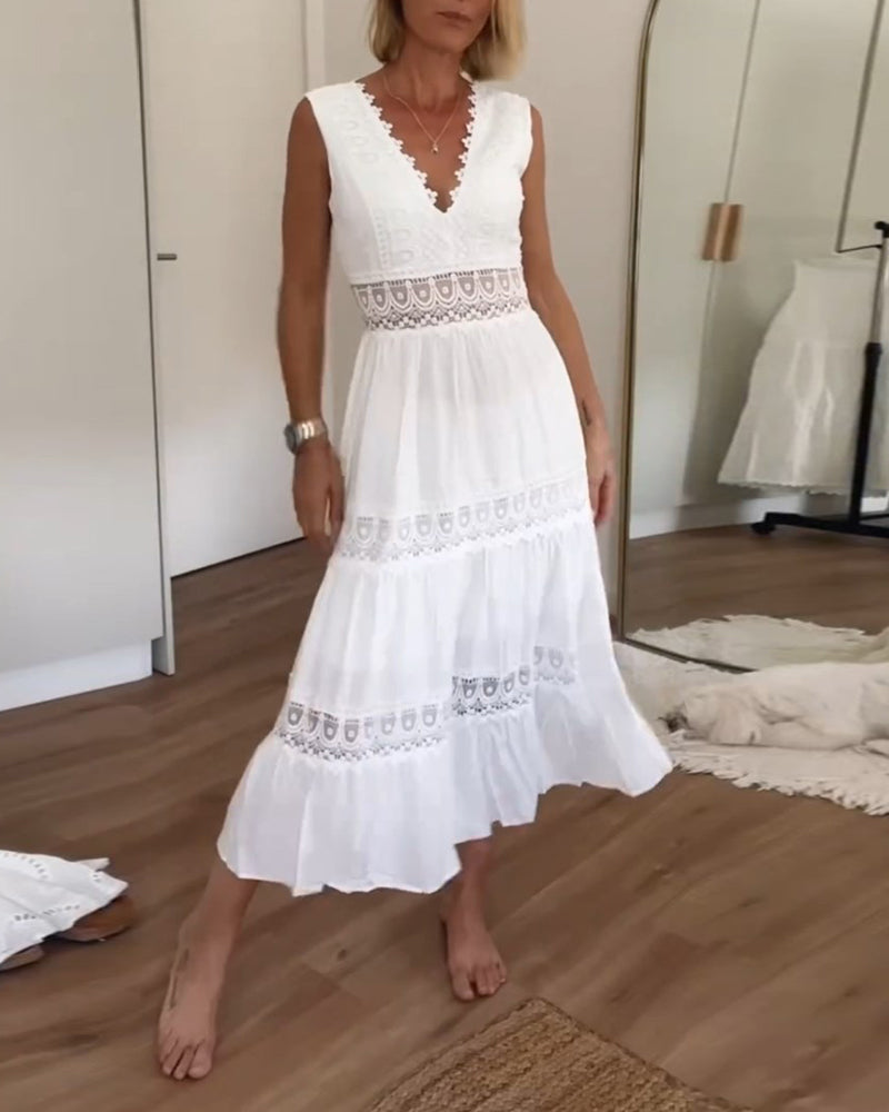 ALYSSA | Sleeveless Midi Dress with V-Neck and Delicate Lace Details