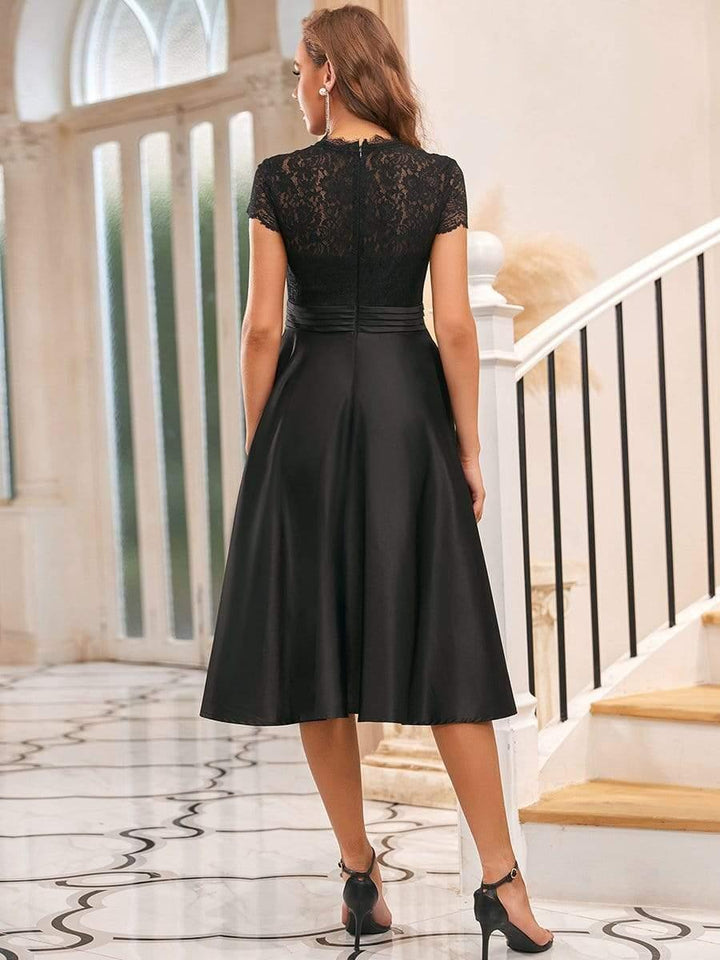 ever HARLEY|Romantic V-neck Lace Bodice Wedding Guest Dress with Pockets