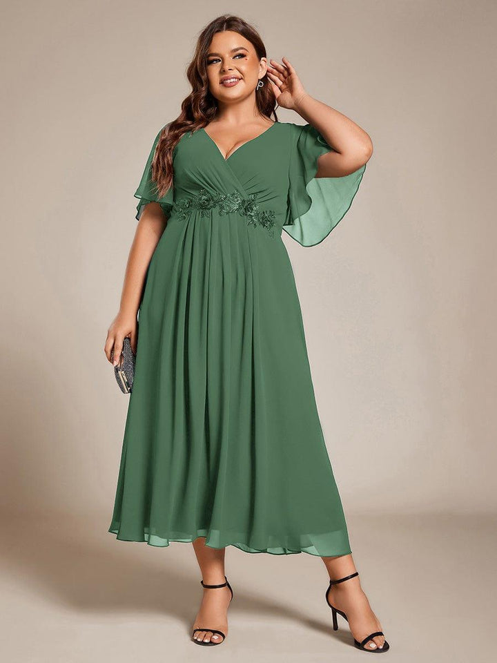 pretty DAHLIA|Plus Size Elegant Short Sleeves V-Neck Floral Applique Wedding Guest Dress