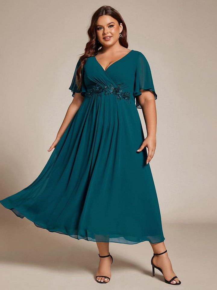 pretty DAHLIA|Plus Size Elegant Short Sleeves V-Neck Floral Applique Wedding Guest Dress